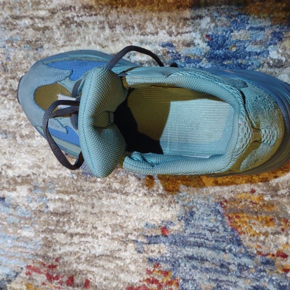 Adidas Yeezy Boost 700 - Picture 5 of 7